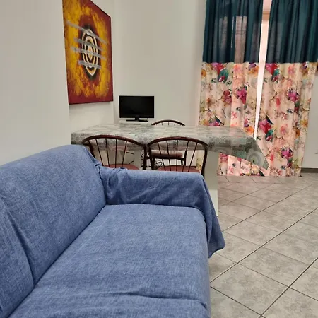 Апартаменты Mandra Holidays
