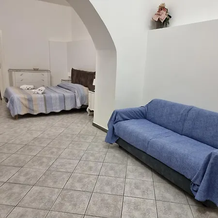 Mandra Holidays Апартаменты